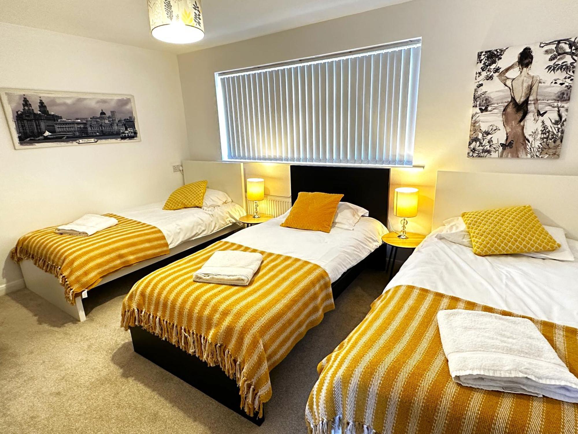 Kennedy Villa - 5 Bedroom House With Hot Tub, Wifi, Free Parkings, Close To Bicester Village Bagian luar foto