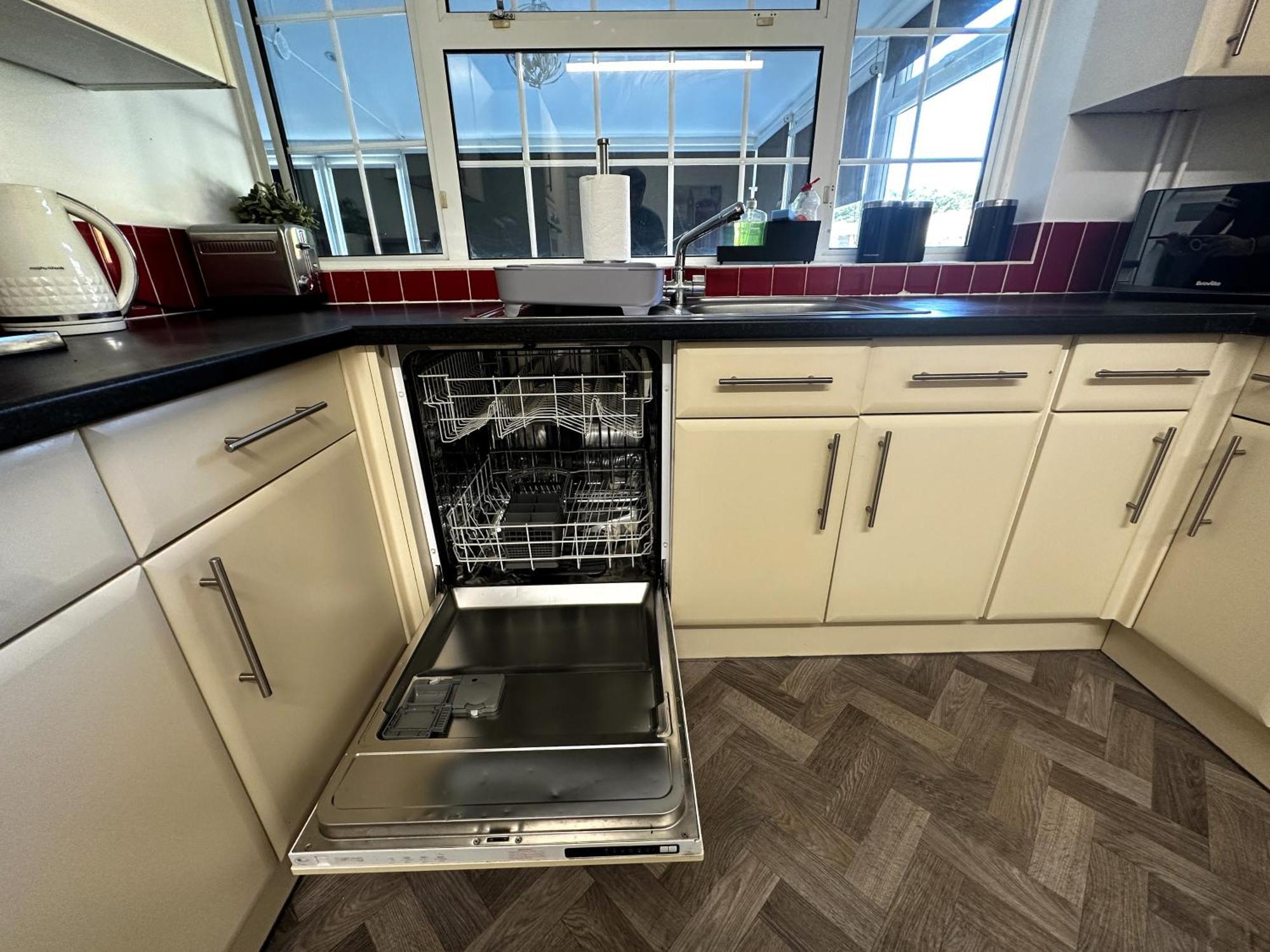 Kennedy Villa - 5 Bedroom House With Hot Tub, Wifi, Free Parkings, Close To Bicester Village Bagian luar foto