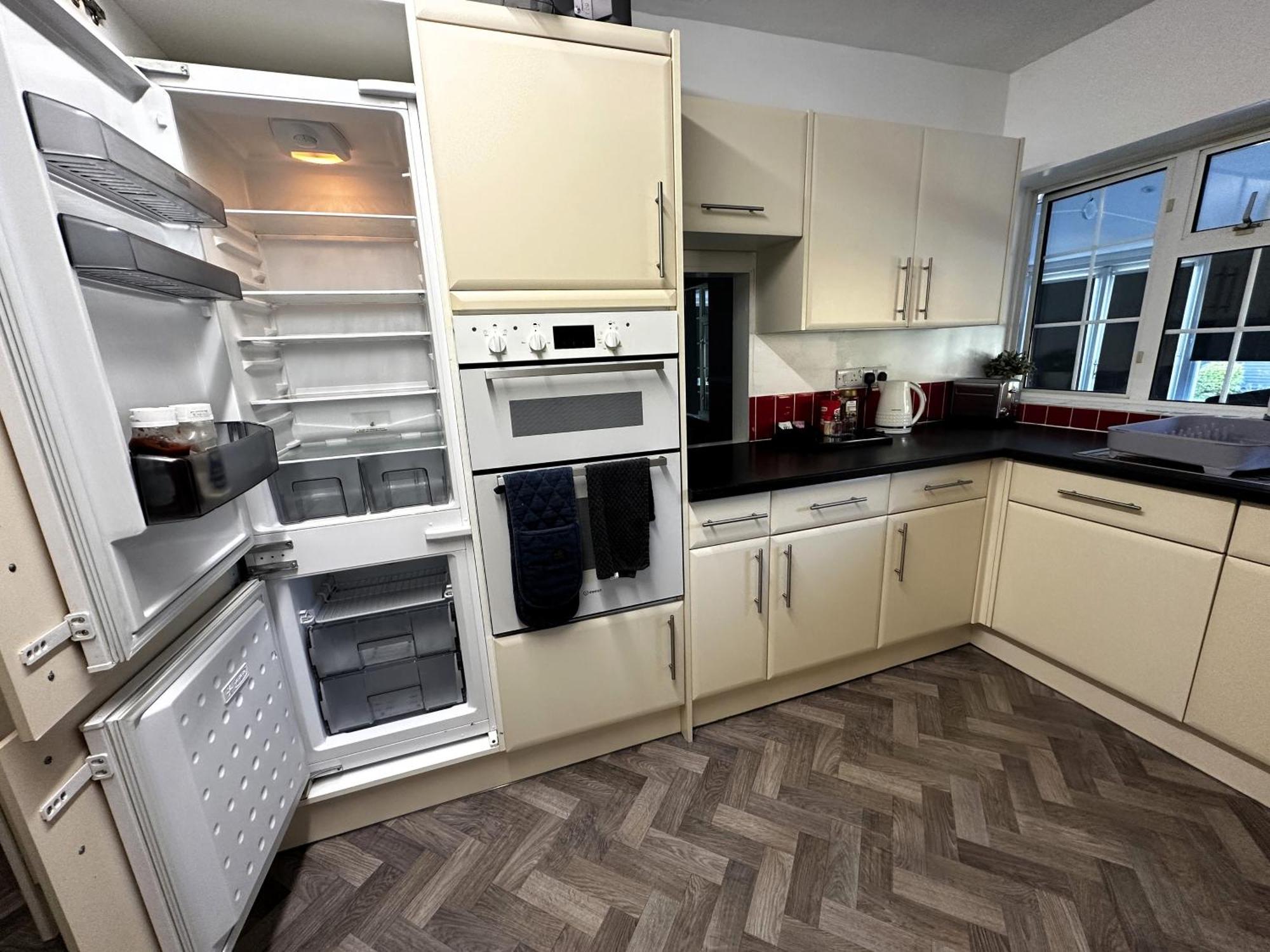 Kennedy Villa - 5 Bedroom House With Hot Tub, Wifi, Free Parkings, Close To Bicester Village Bagian luar foto