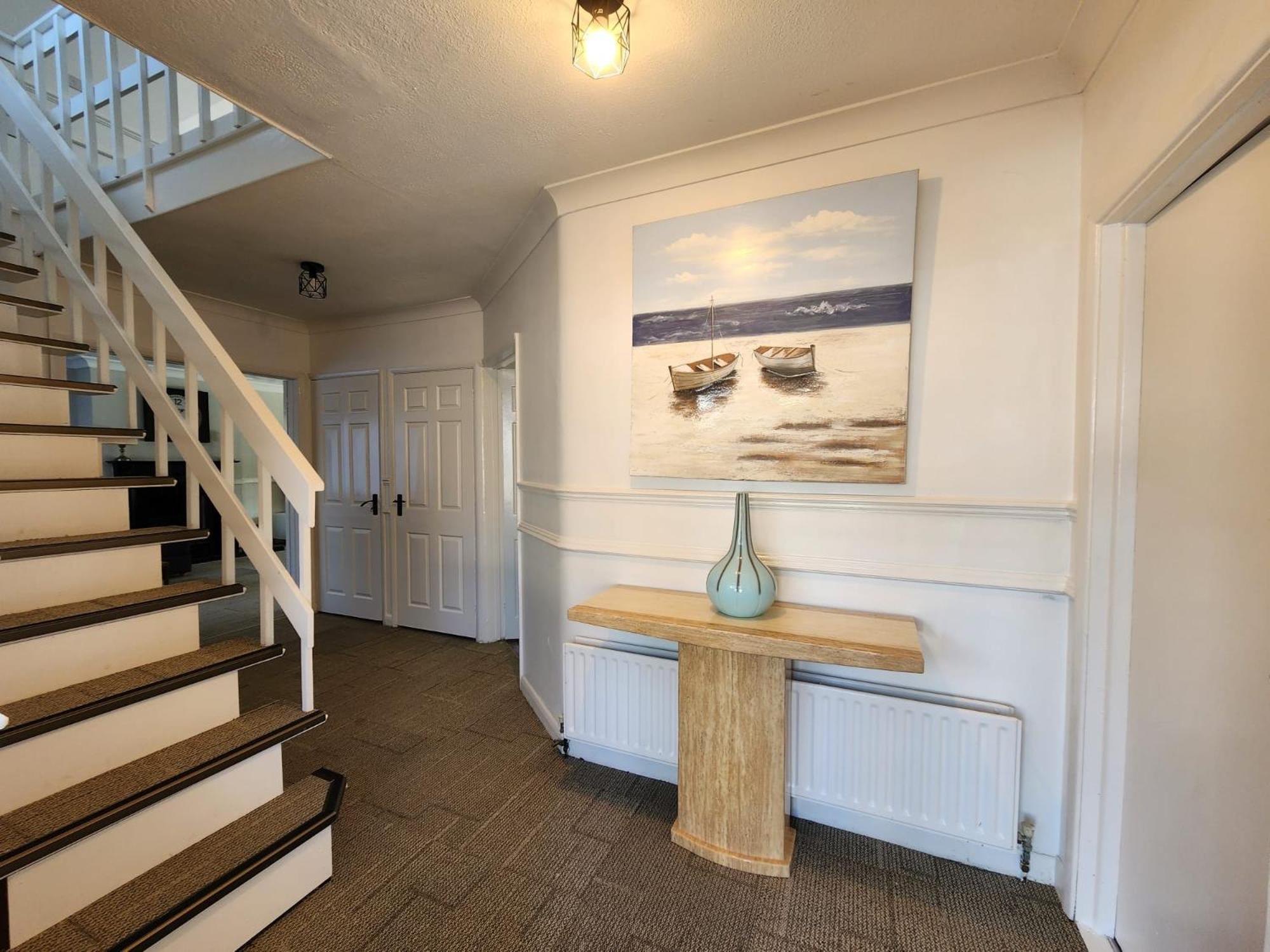 Kennedy Villa - 5 Bedroom House With Hot Tub, Wifi, Free Parkings, Close To Bicester Village Bagian luar foto