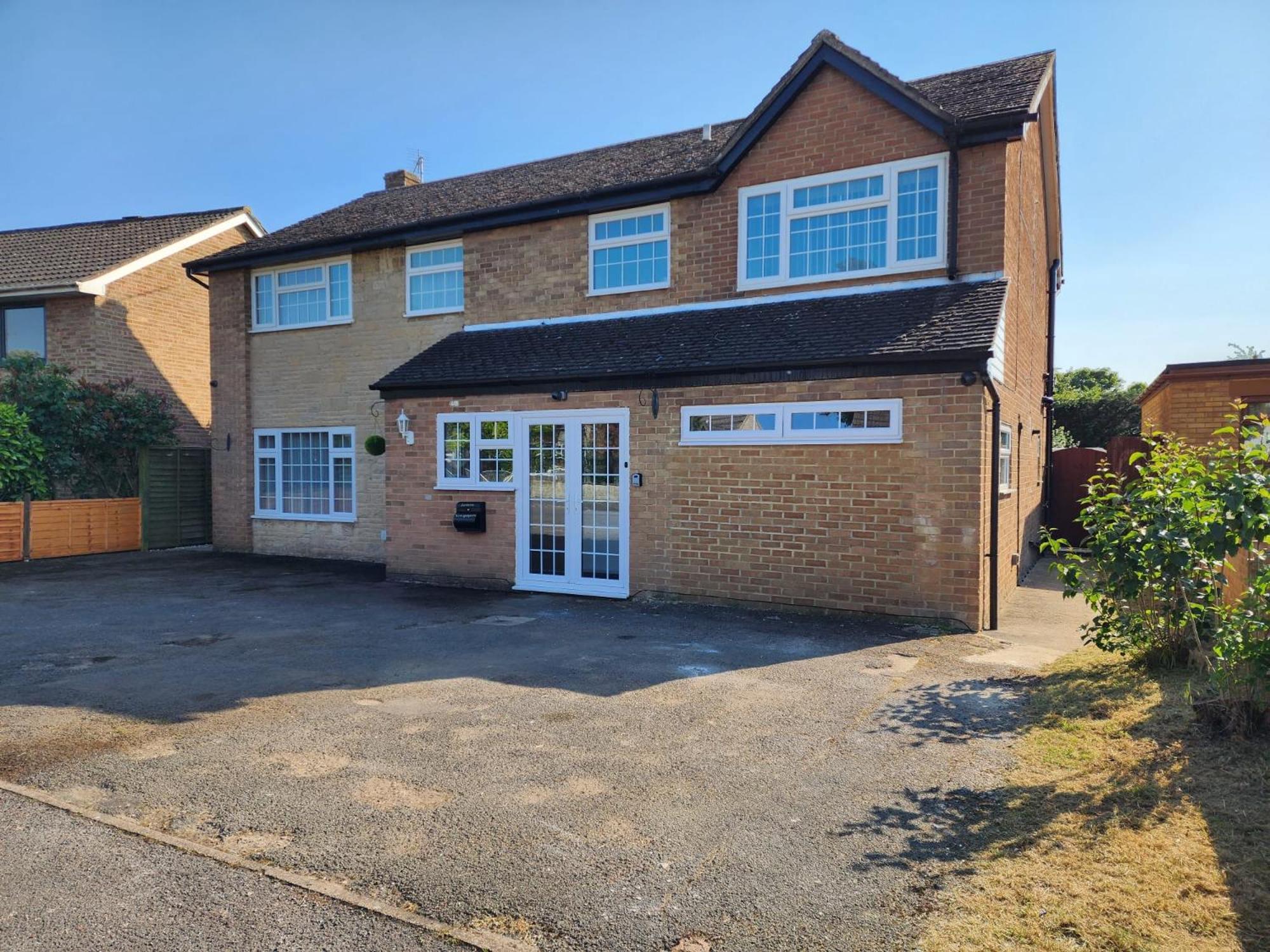Kennedy Villa - 5 Bedroom House With Hot Tub, Wifi, Free Parkings, Close To Bicester Village Bagian luar foto